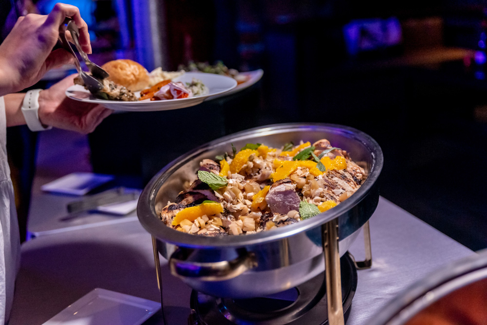 What to Wear to a Buffet Dinner?